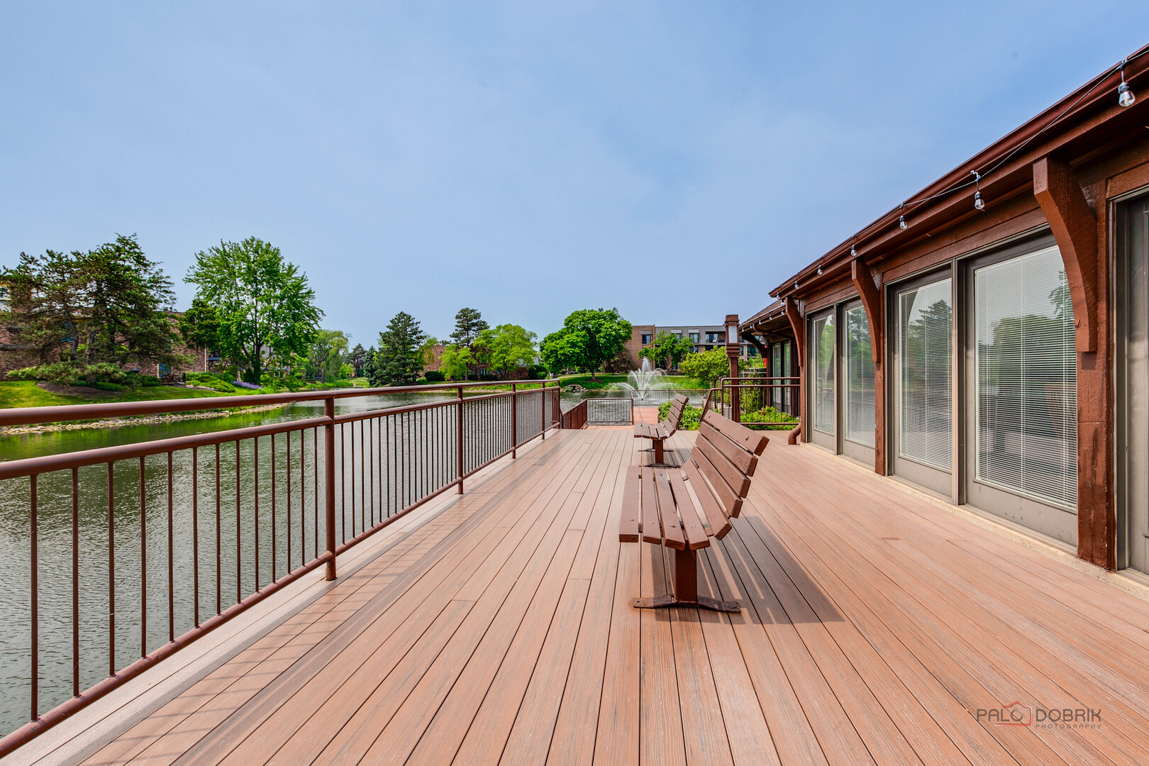 9 The Court of Lagoon View, Northbrook, IL 60062