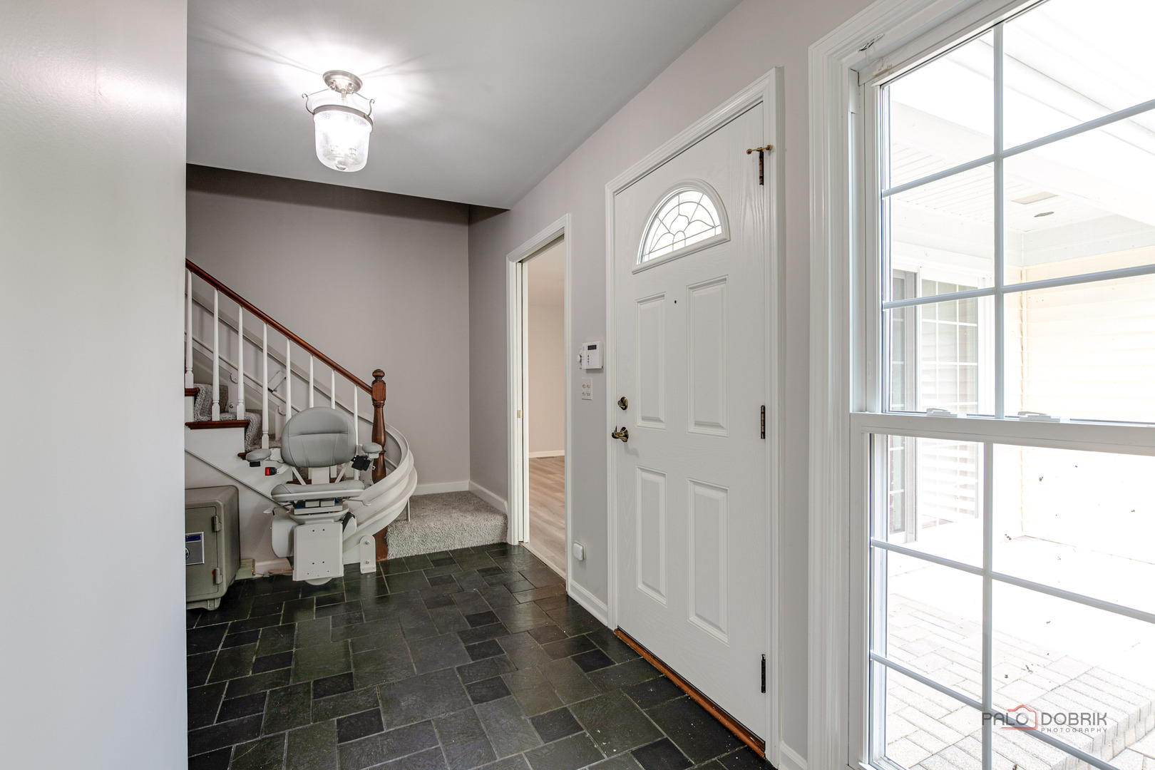 9 The Court of Lagoon View, Northbrook, IL 60062