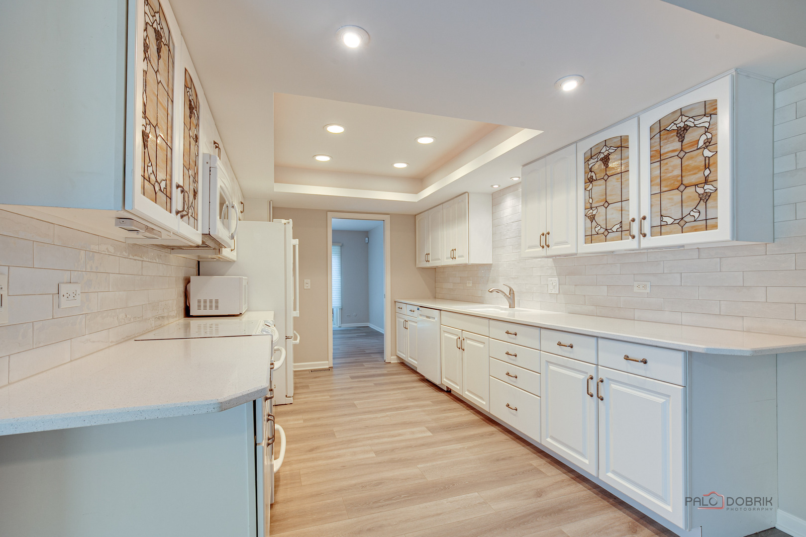 9 The Court of Lagoon View, Northbrook, IL 60062