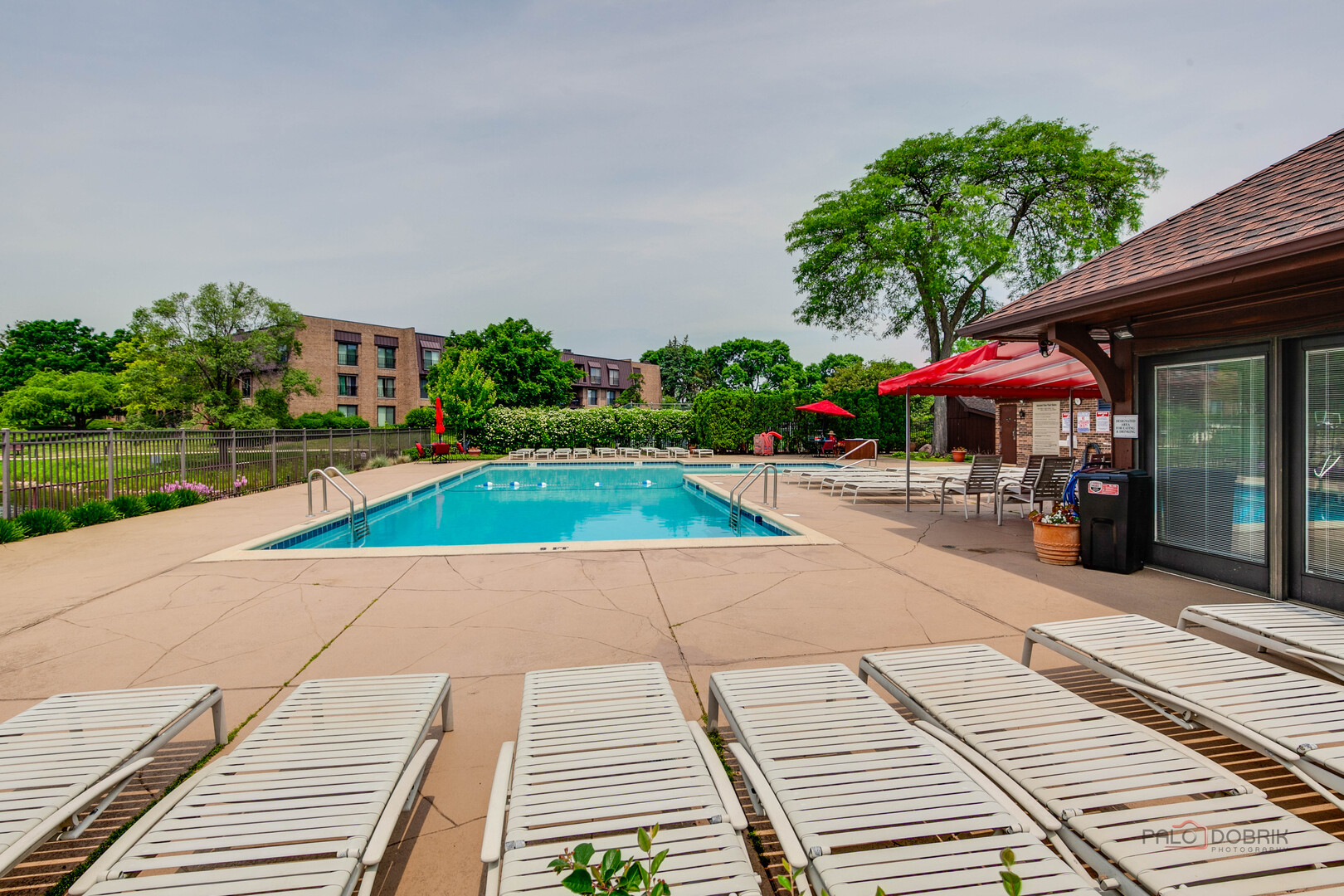 9 The Court of Lagoon View, Northbrook, IL 60062