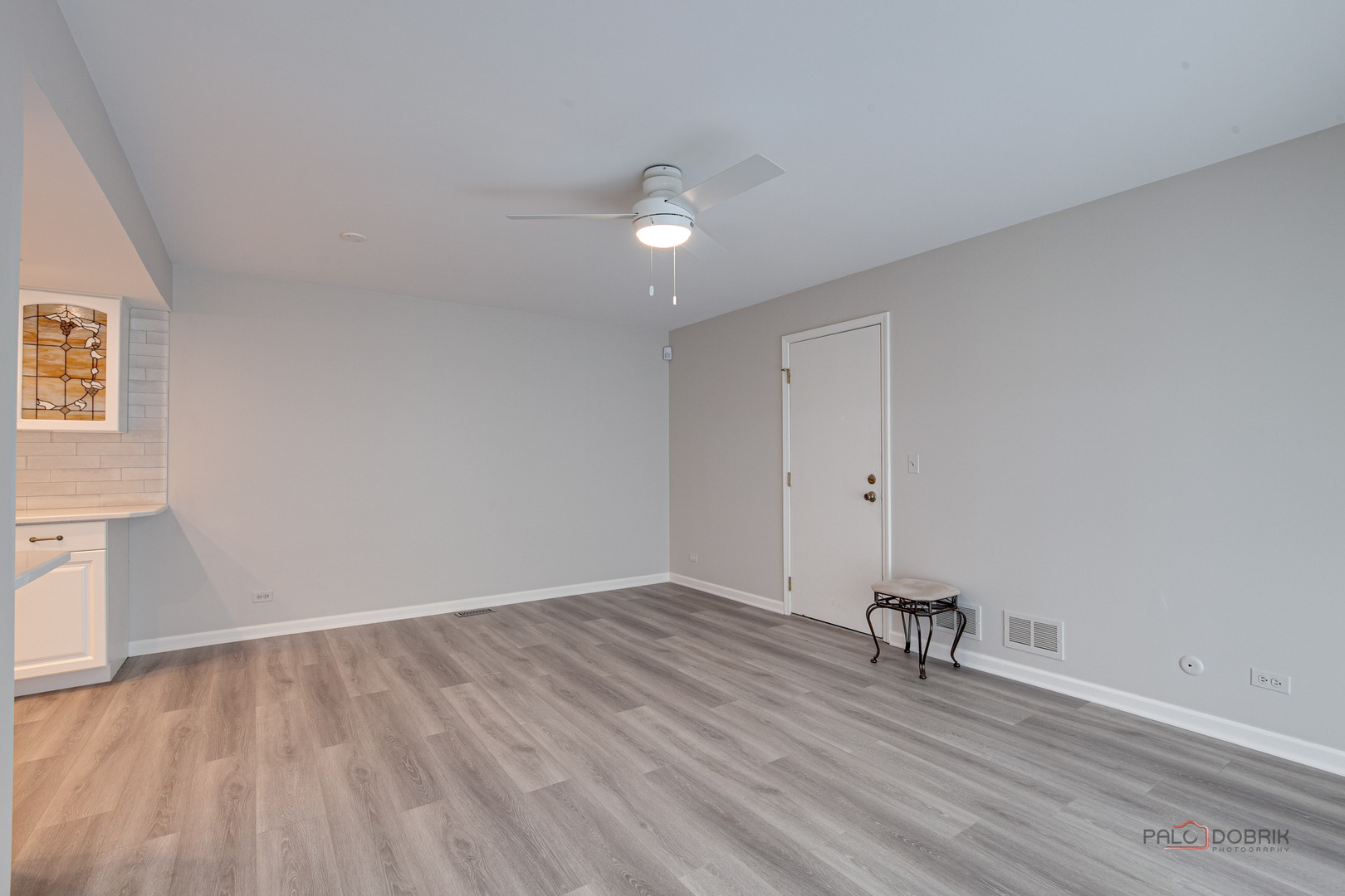 9 The Court of Lagoon View, Northbrook, IL 60062