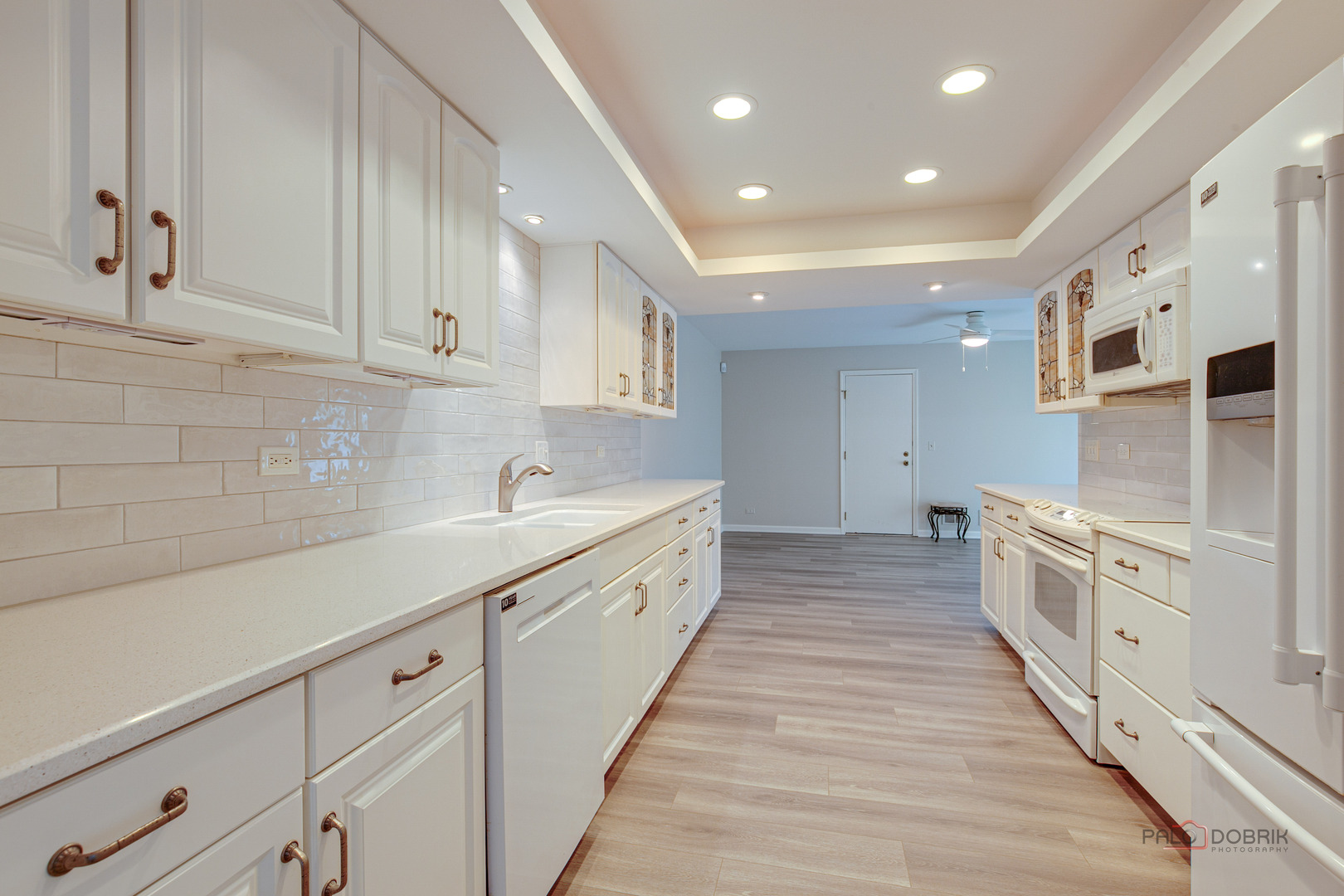 9 The Court of Lagoon View, Northbrook, IL 60062