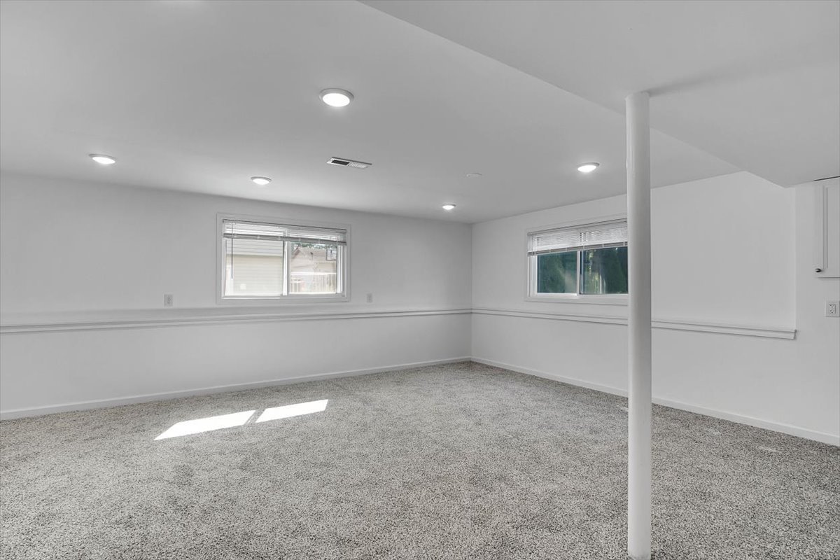 174 Ash Avenue, Wood Dale, IL 60191