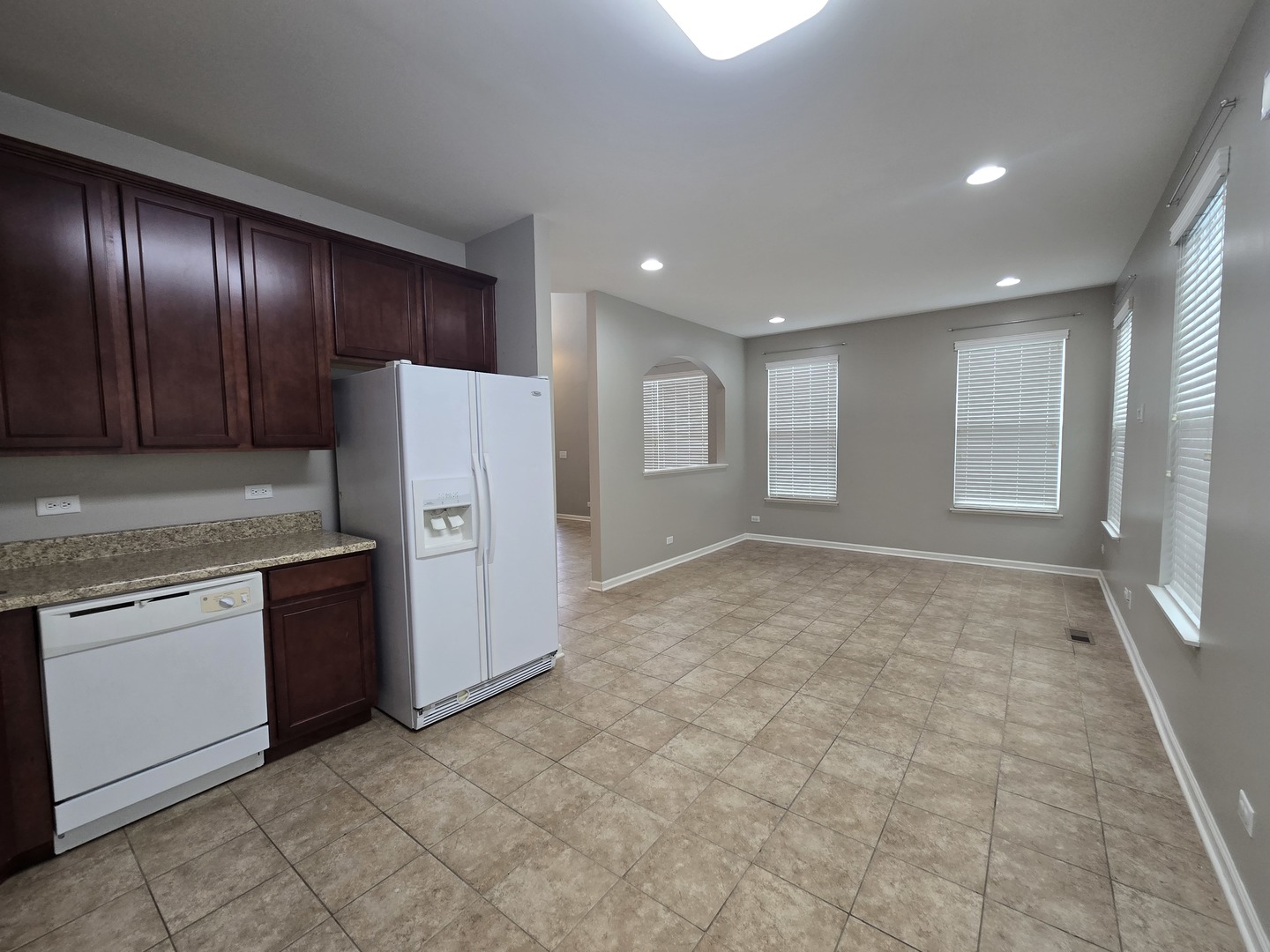 460 S Jade Lane, Round Lake, IL 60073