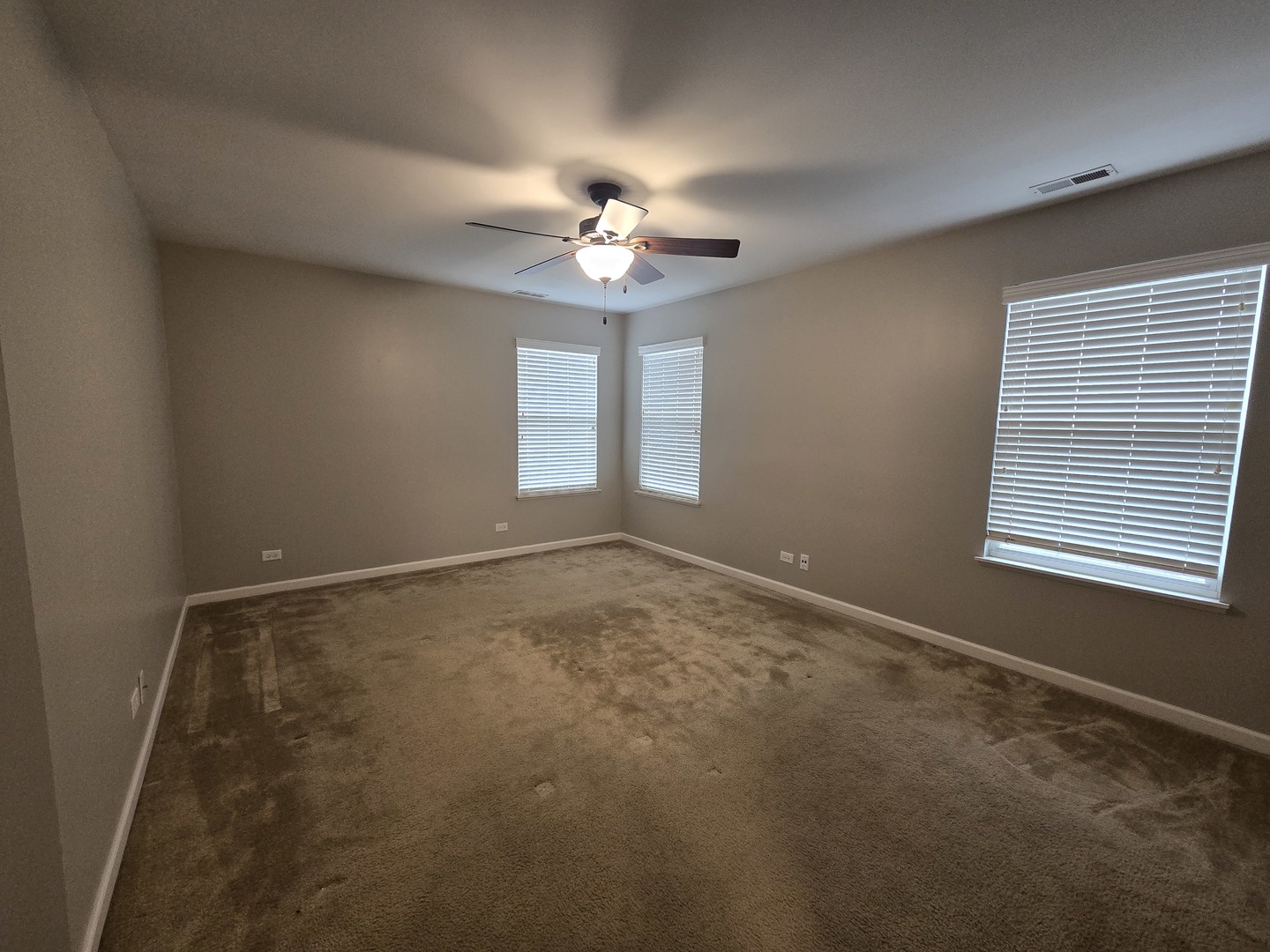 460 S Jade Lane, Round Lake, IL 60073