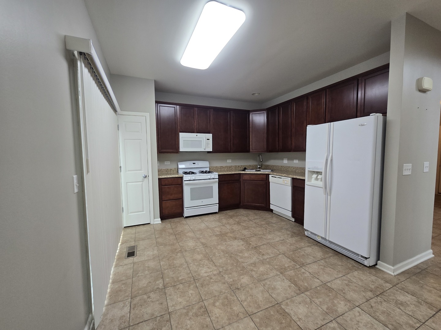 460 S Jade Lane, Round Lake, IL 60073