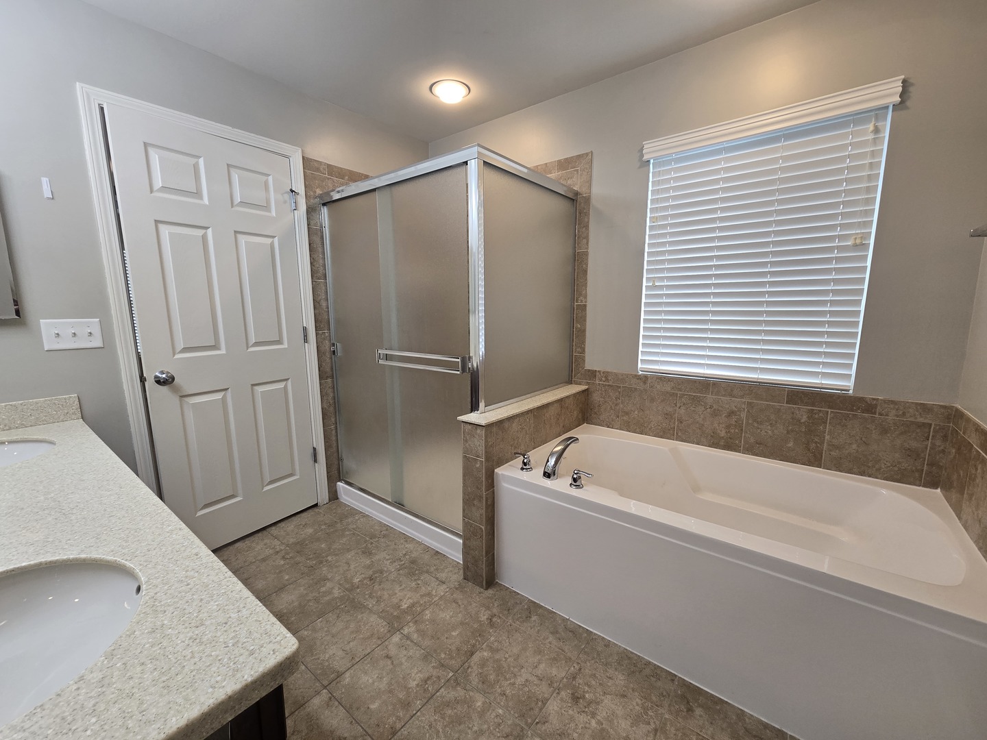 460 S Jade Lane, Round Lake, IL 60073