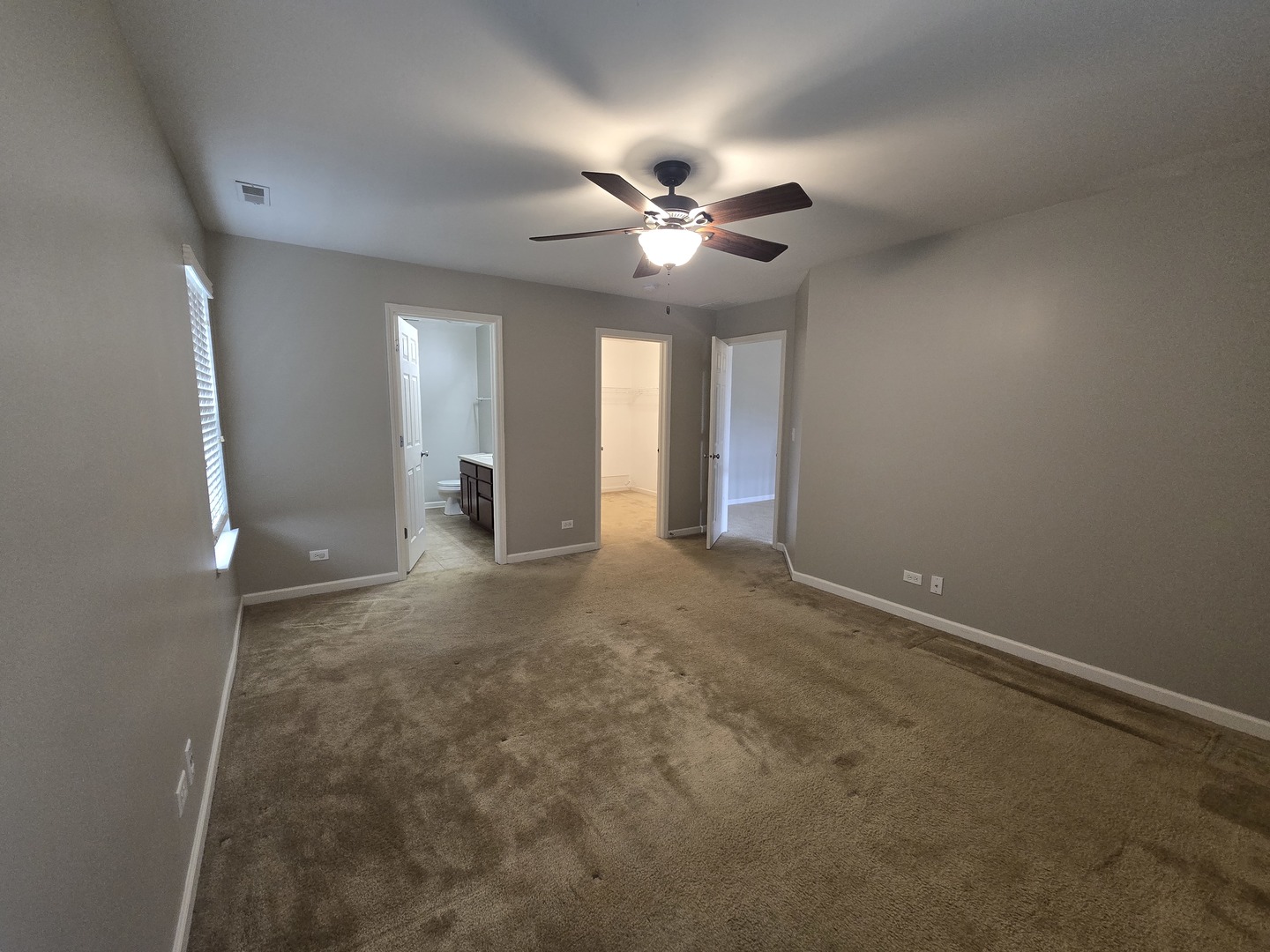 460 S Jade Lane, Round Lake, IL 60073