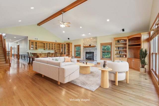 9804 Palmer Drive, Lakewood, IL 60014