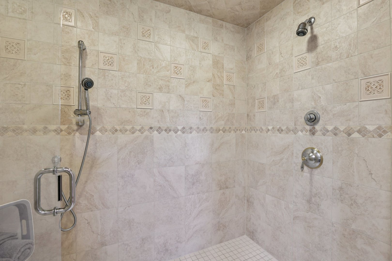 9804 Palmer Drive, Lakewood, IL 60014