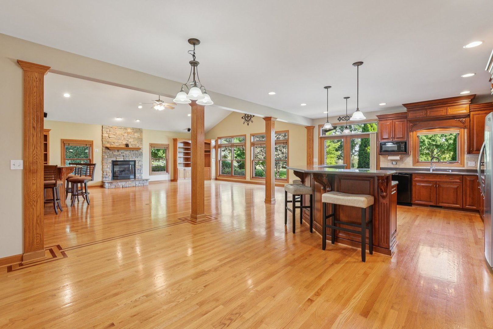 9804 Palmer Drive, Lakewood, IL 60014