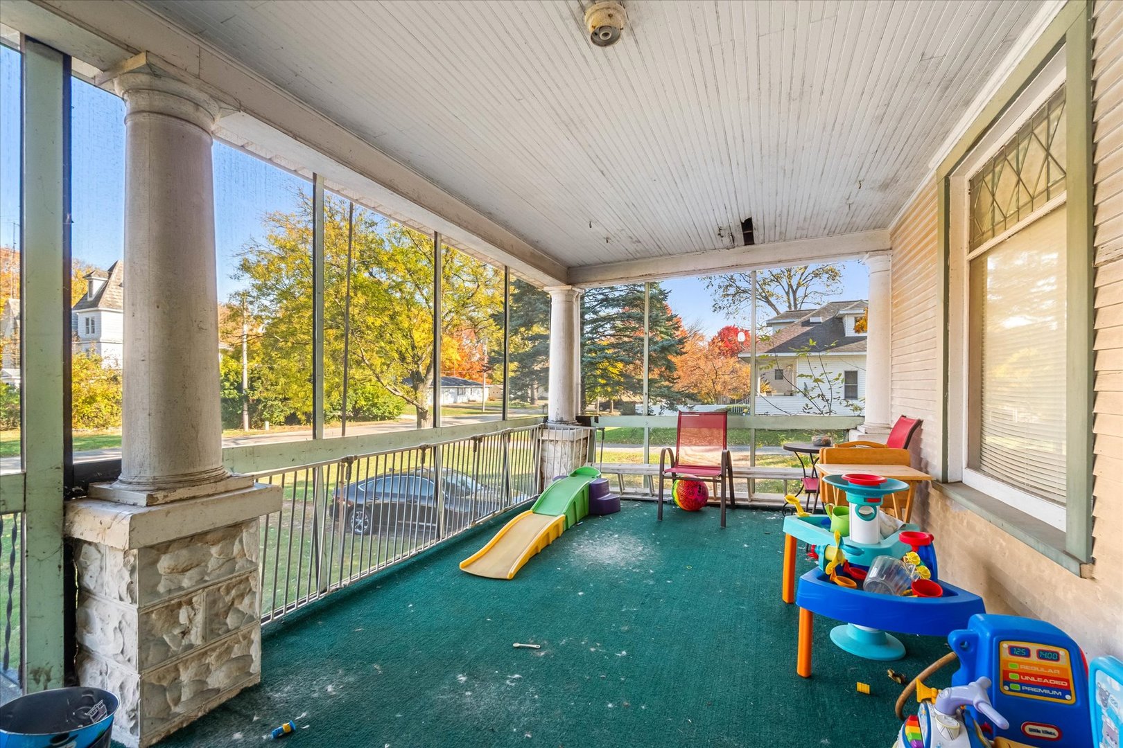 305 W Park Avenue, Sheridan, IL 60551