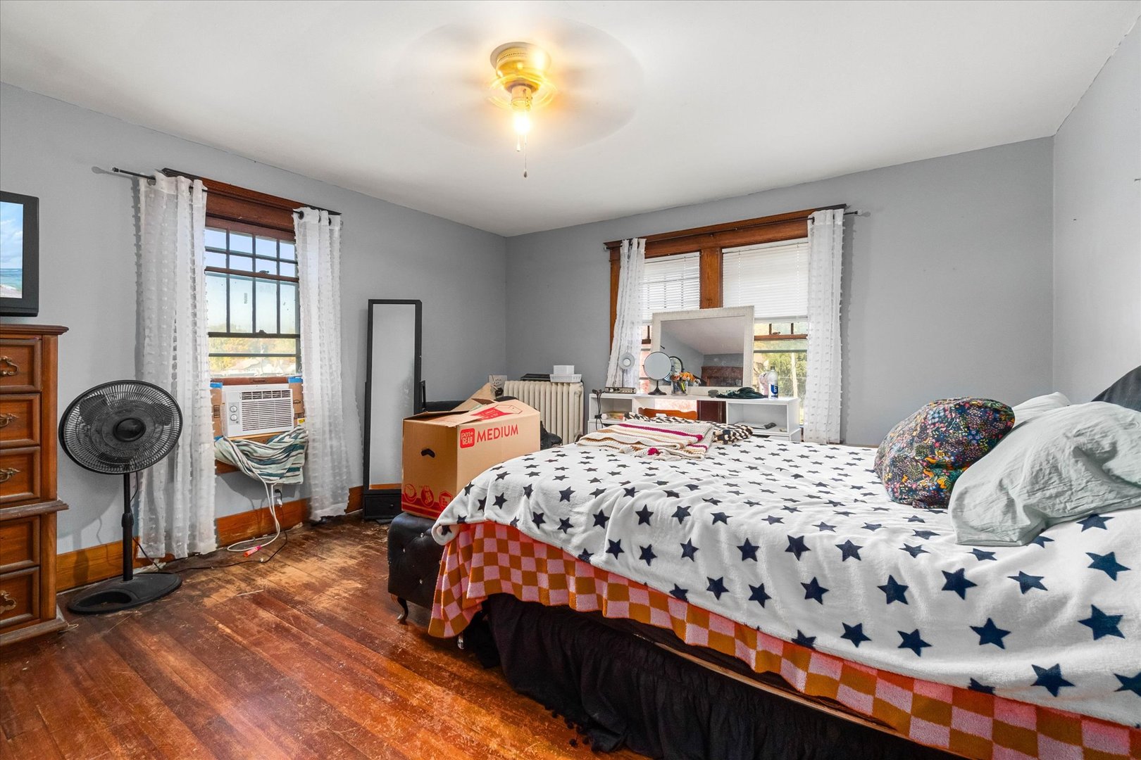 305 W Park Avenue, Sheridan, IL 60551