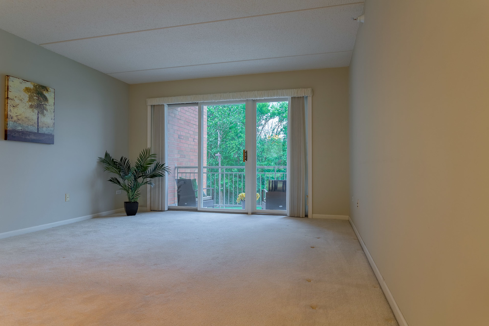 6801 N Milwaukee Avenue #202, Niles, IL 60714