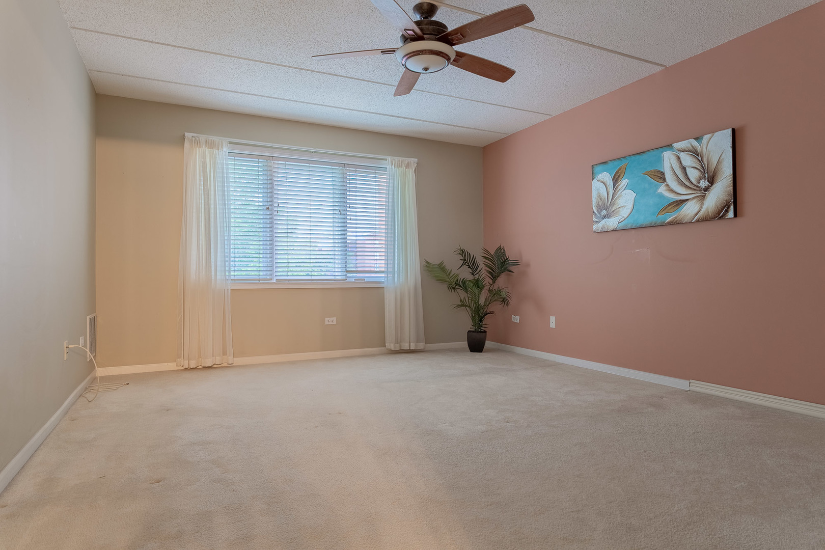 6801 N Milwaukee Avenue #202, Niles, IL 60714