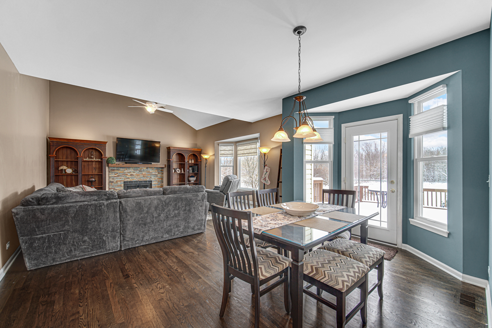 1008 Asbury Drive, Aurora, IL 60502