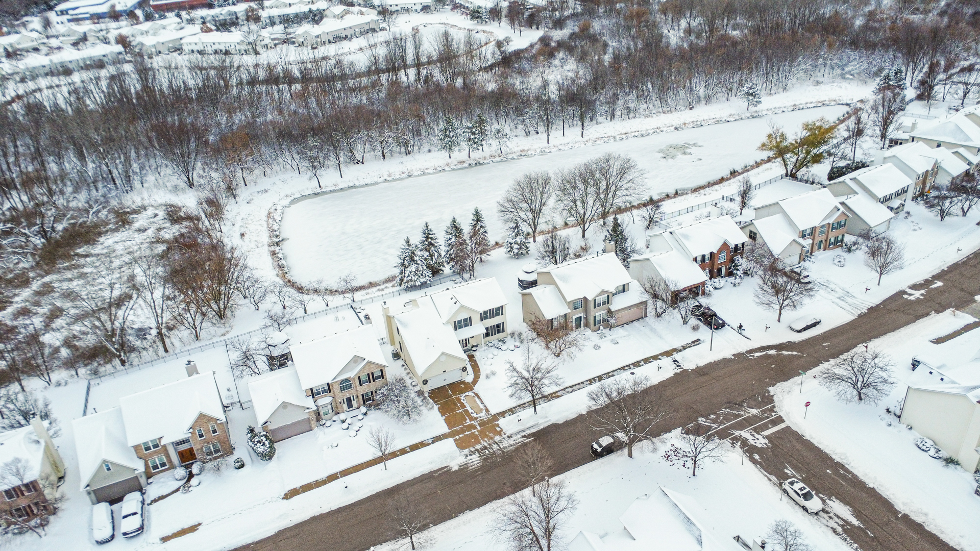 1008 Asbury Drive, Aurora, IL 60502