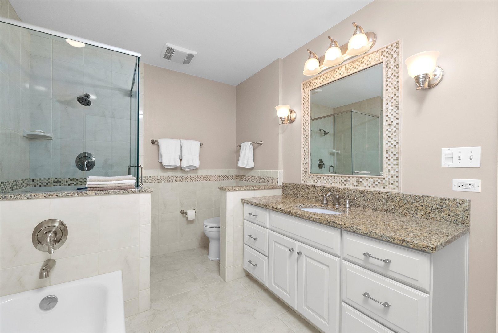 1943 N Charter Point Drive #D, Arlington Heights, IL 60004