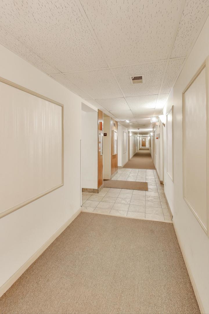 512 Redondo Drive #107, Downers Grove, IL 60516