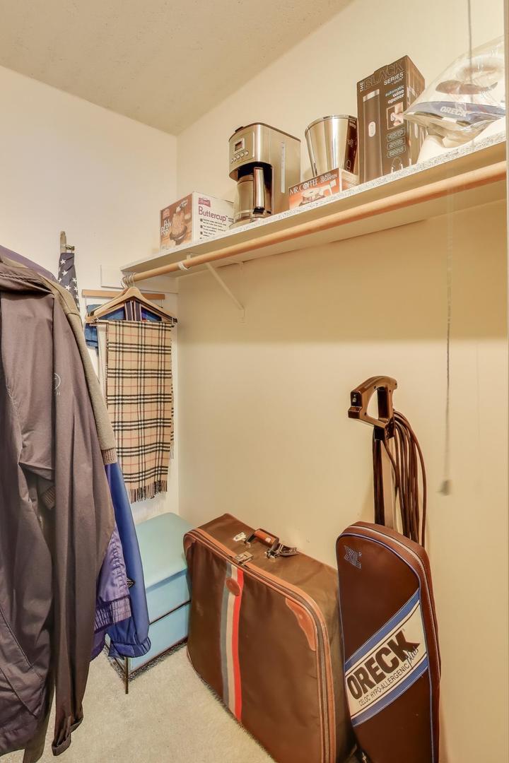 512 Redondo Drive #107, Downers Grove, IL 60516