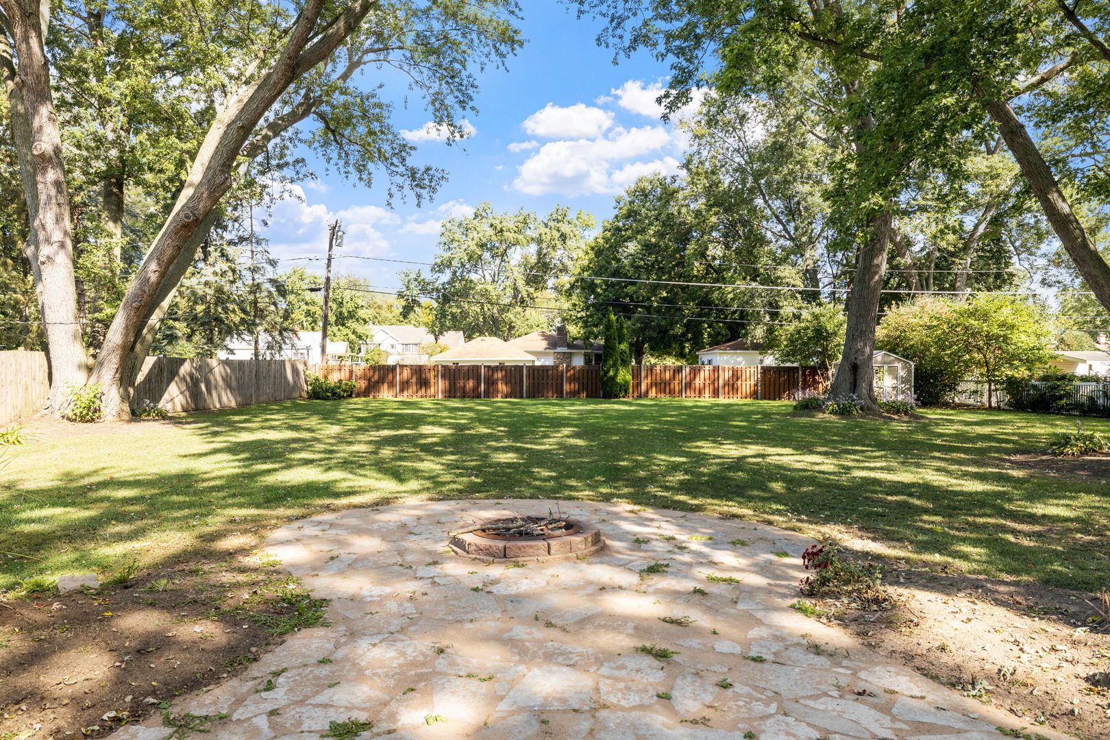 28w556 Forestview Avenue, Warrenville, IL 60555