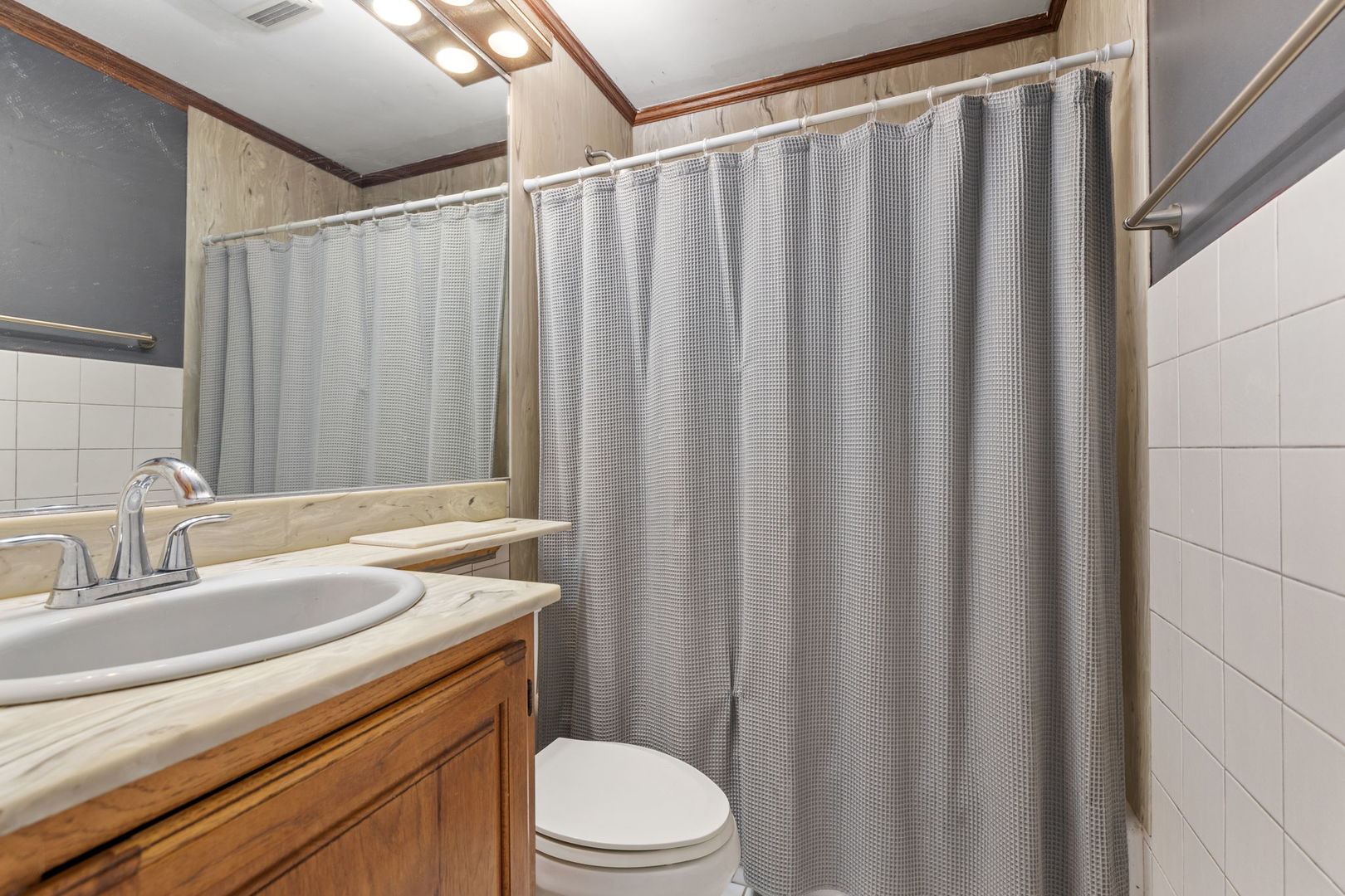 28w556 Forestview Avenue, Warrenville, IL 60555