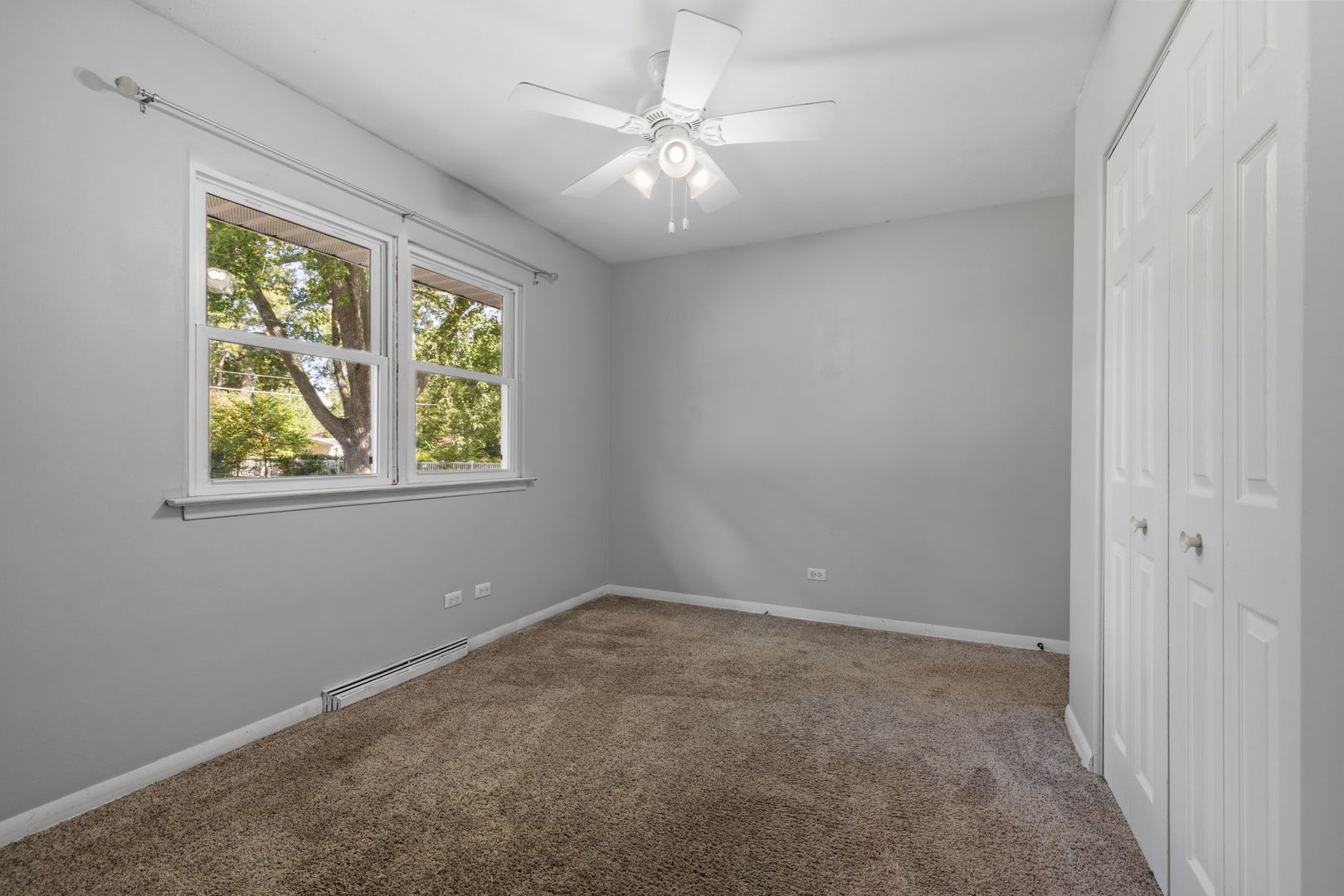 28w556 Forestview Avenue, Warrenville, IL 60555