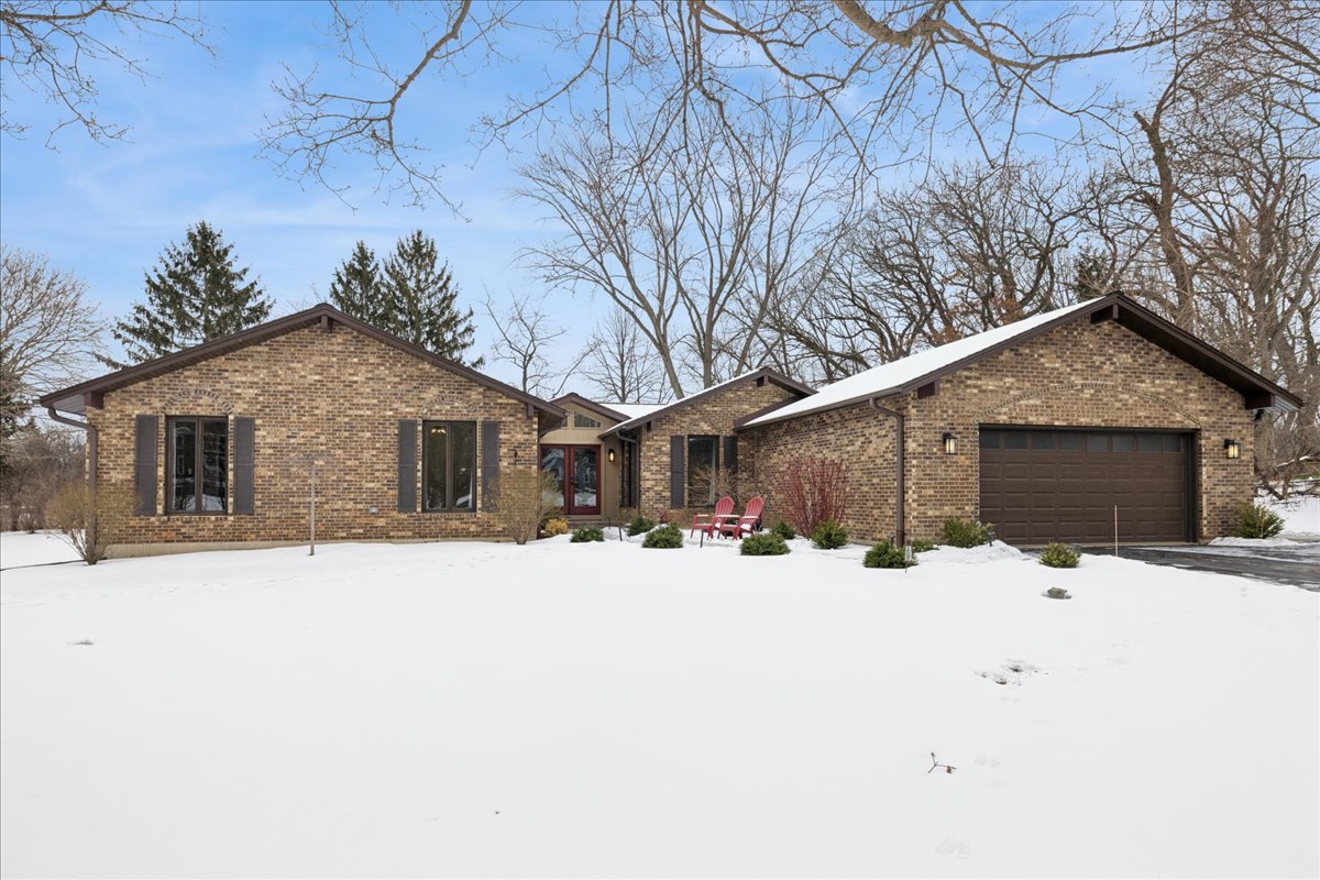 24423 W Hunters Lane, Deer Park, IL 60010