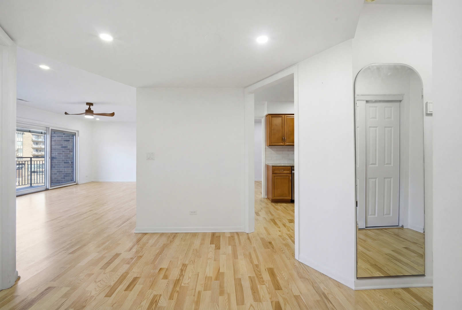 301 Lake Hinsdale Drive #311, Willowbrook, IL 60527