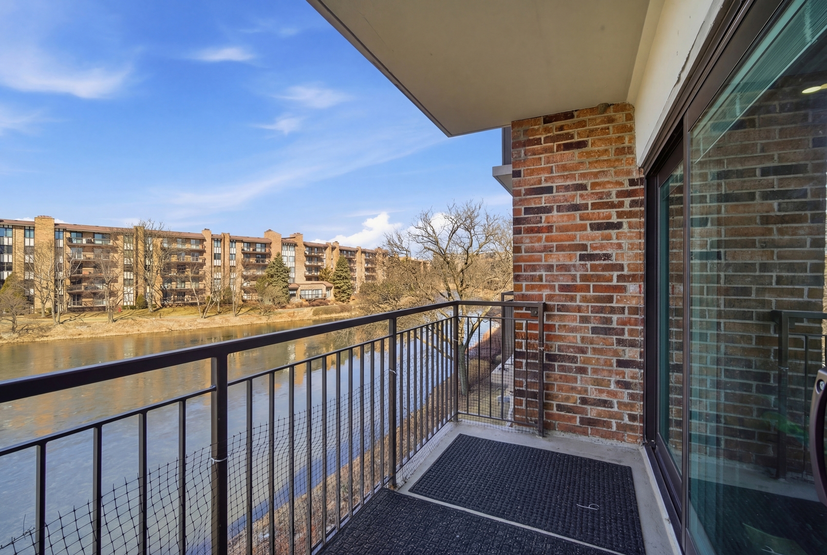 301 Lake Hinsdale Drive #311, Willowbrook, IL 60527