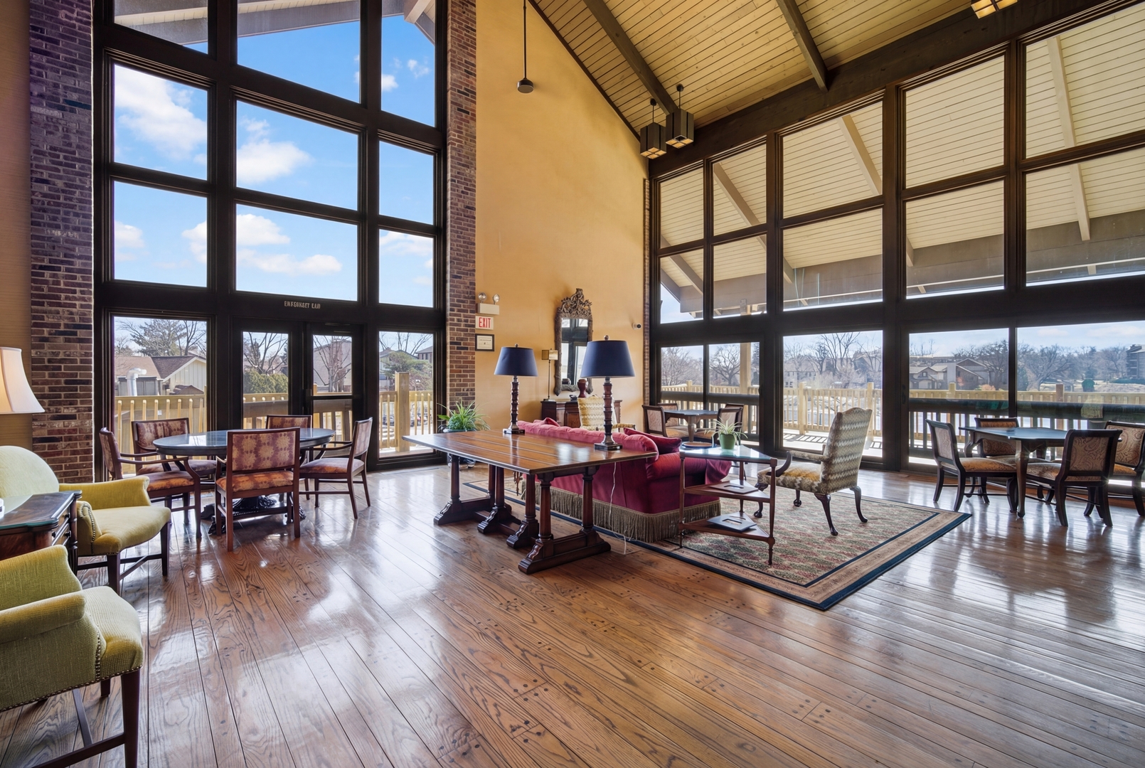 301 Lake Hinsdale Drive #311, Willowbrook, IL 60527