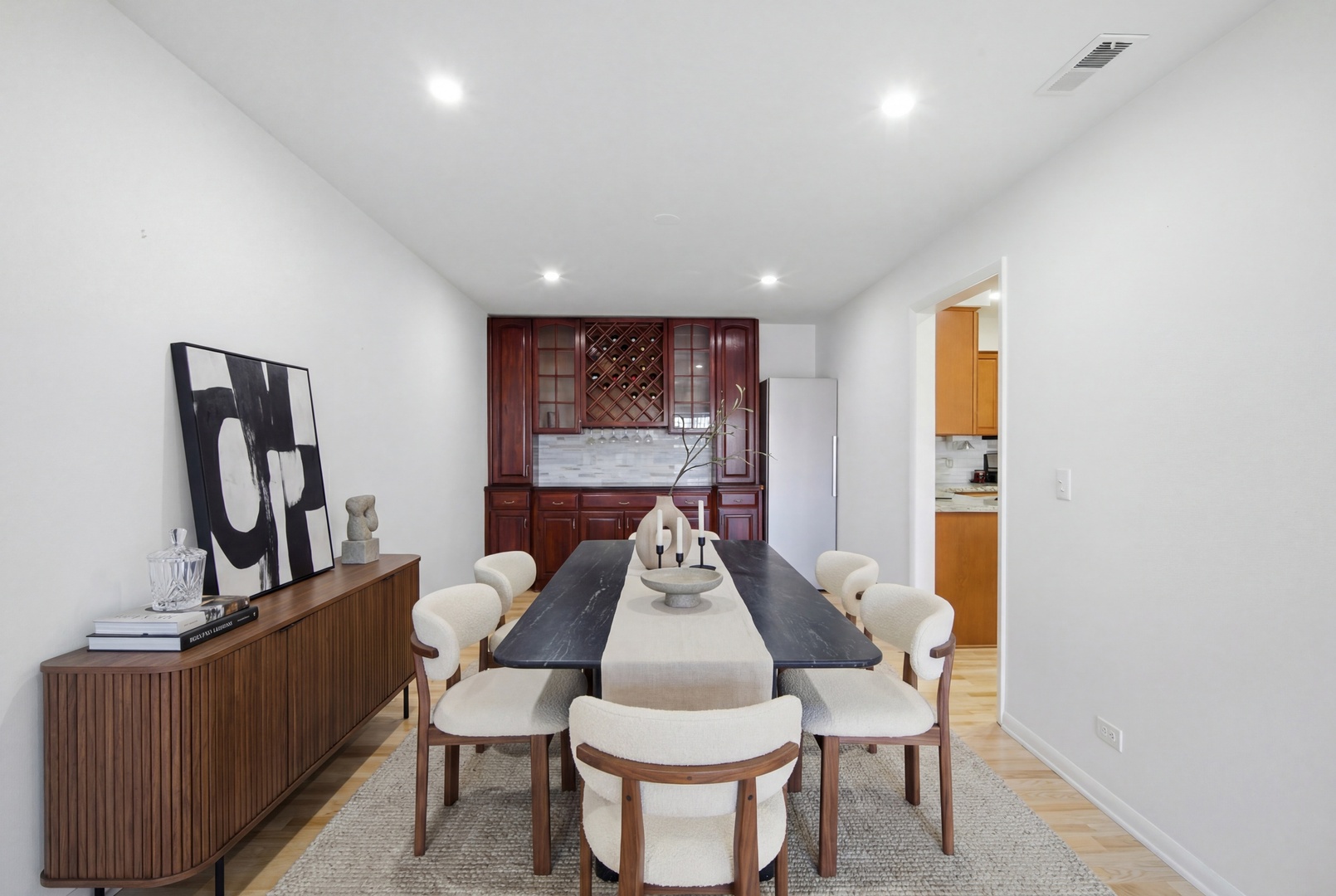 301 Lake Hinsdale Drive #311, Willowbrook, IL 60527