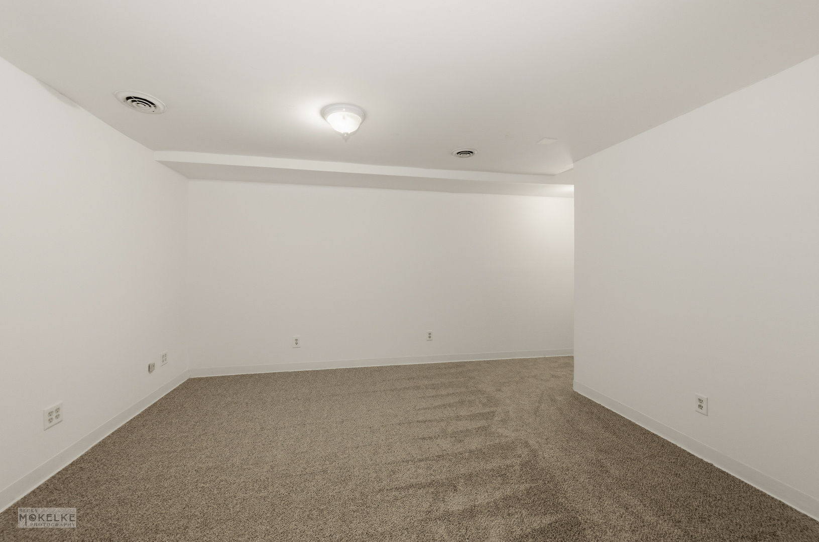 105 COLONIAL Parkway #B, Yorkville, IL 60560