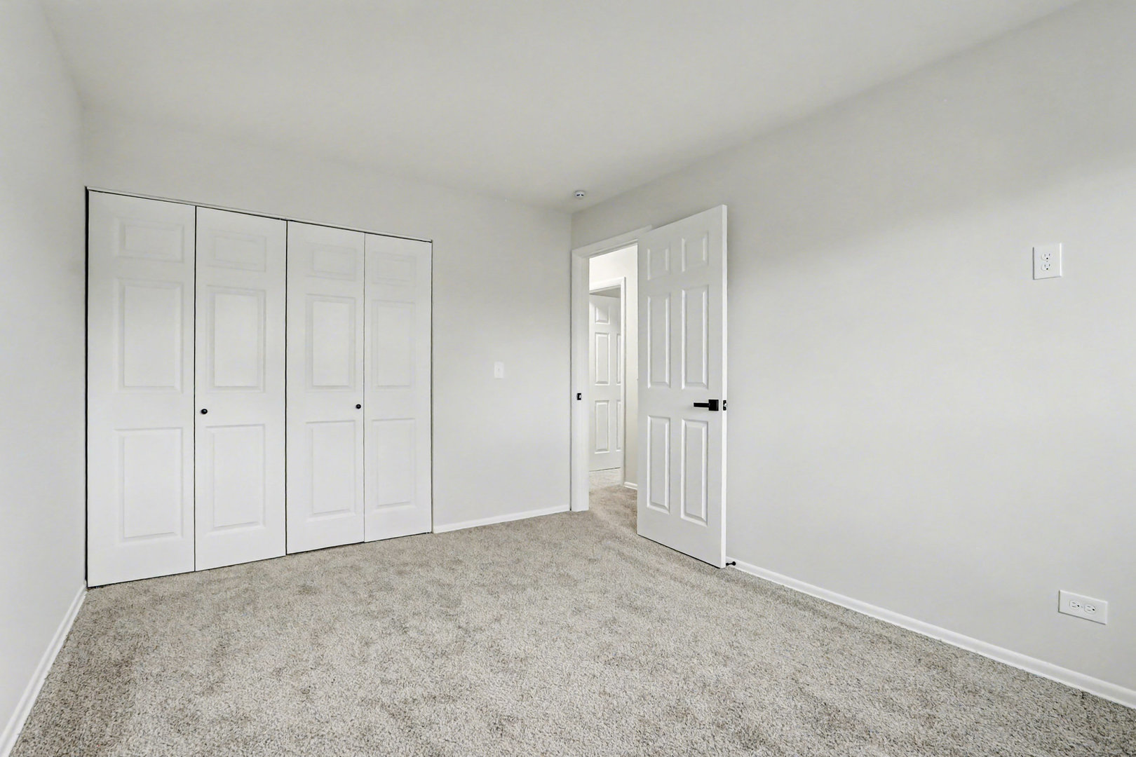 8 WILDWOOD Lane #G, Bolingbrook, IL 60440