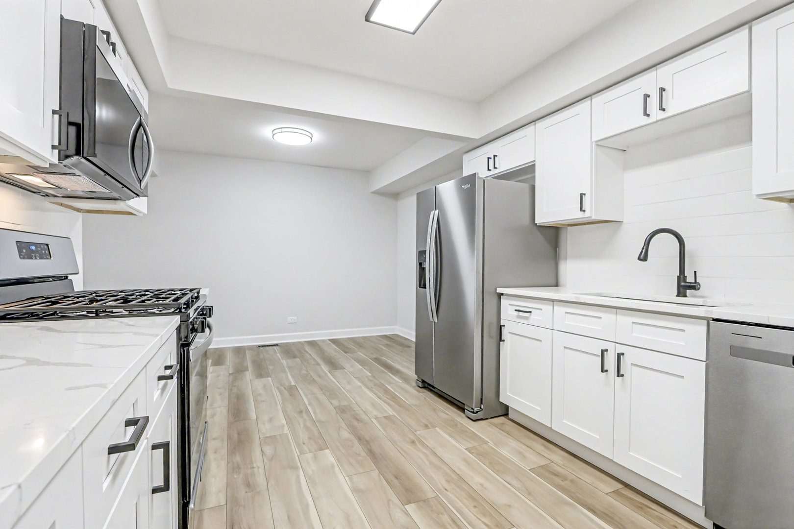 8 WILDWOOD Lane #G, Bolingbrook, IL 60440