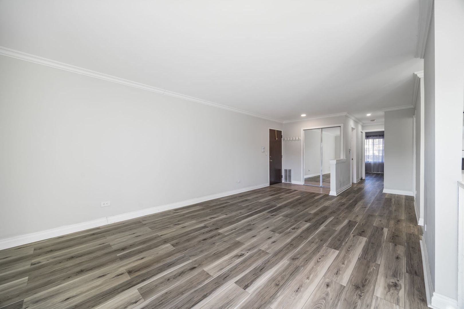 901 Yosemite Trail #A5, Roselle, IL 60172