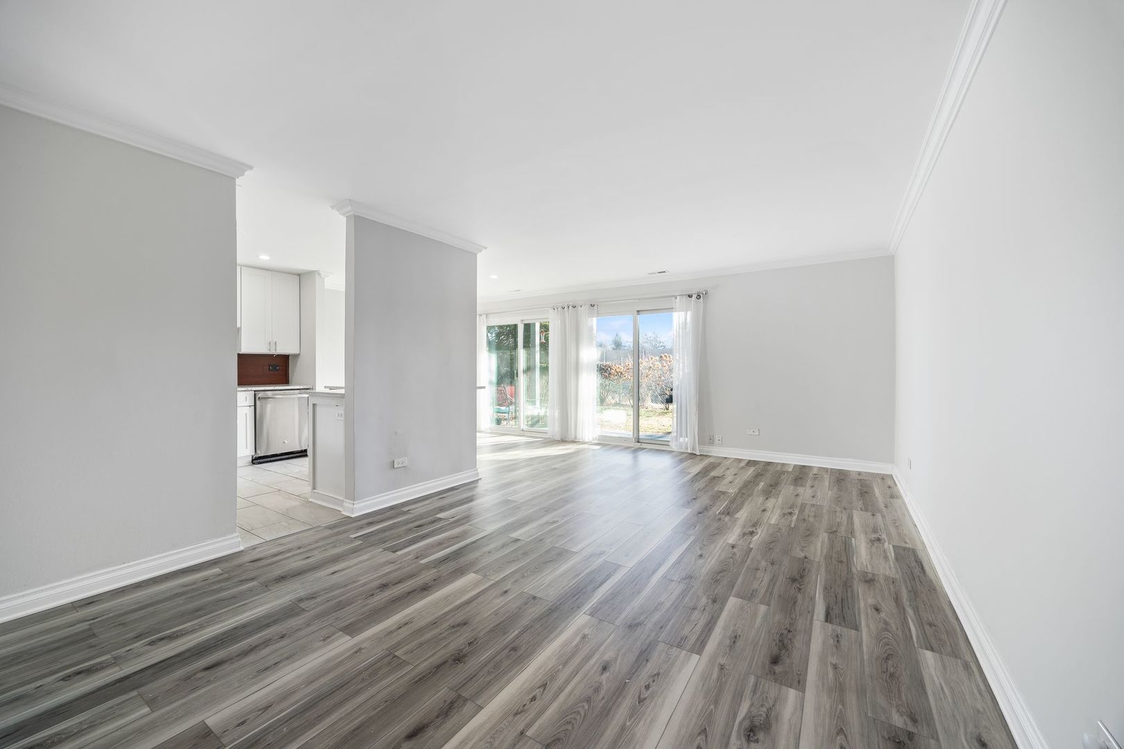 901 Yosemite Trail #A5, Roselle, IL 60172