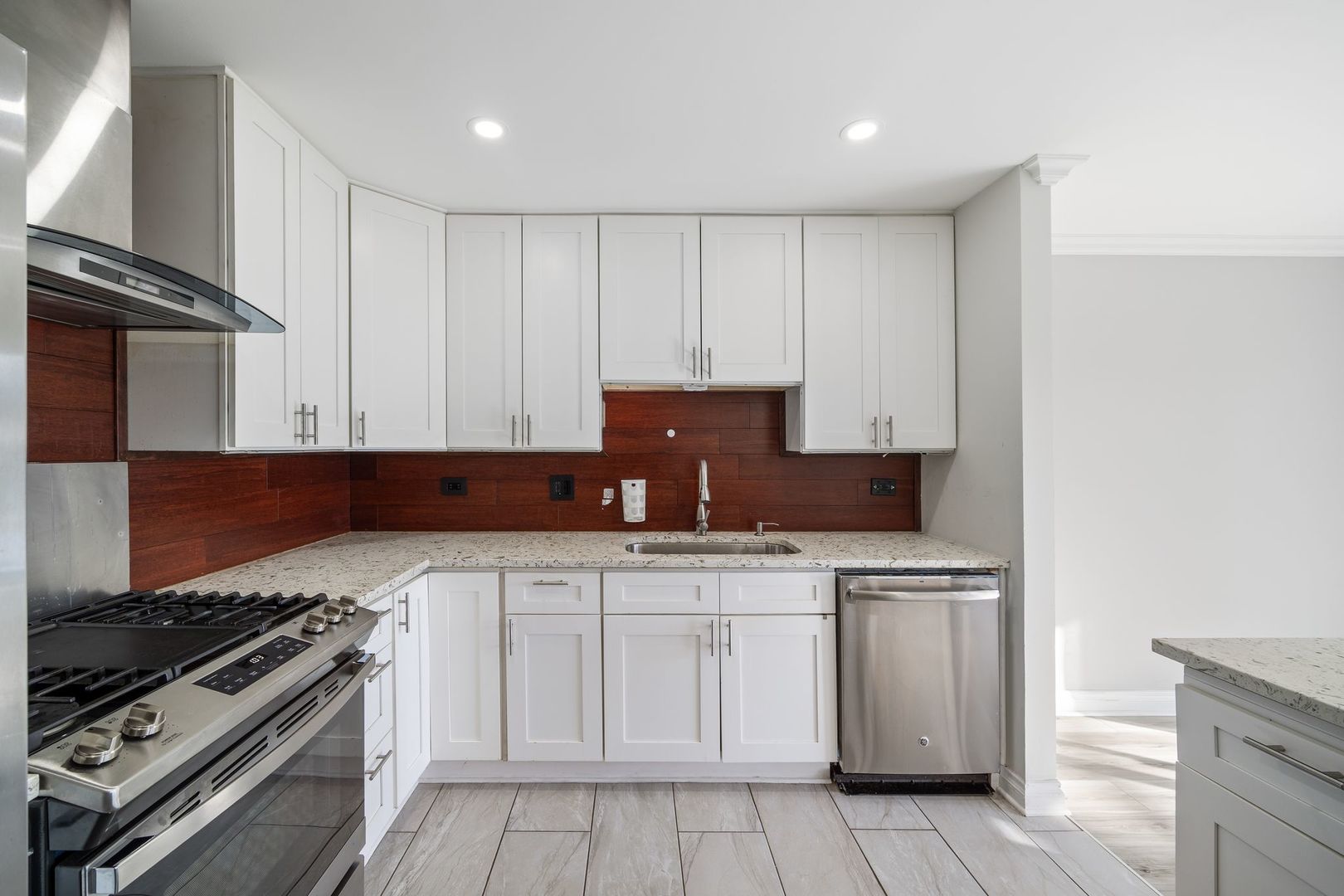 901 Yosemite Trail #A5, Roselle, IL 60172