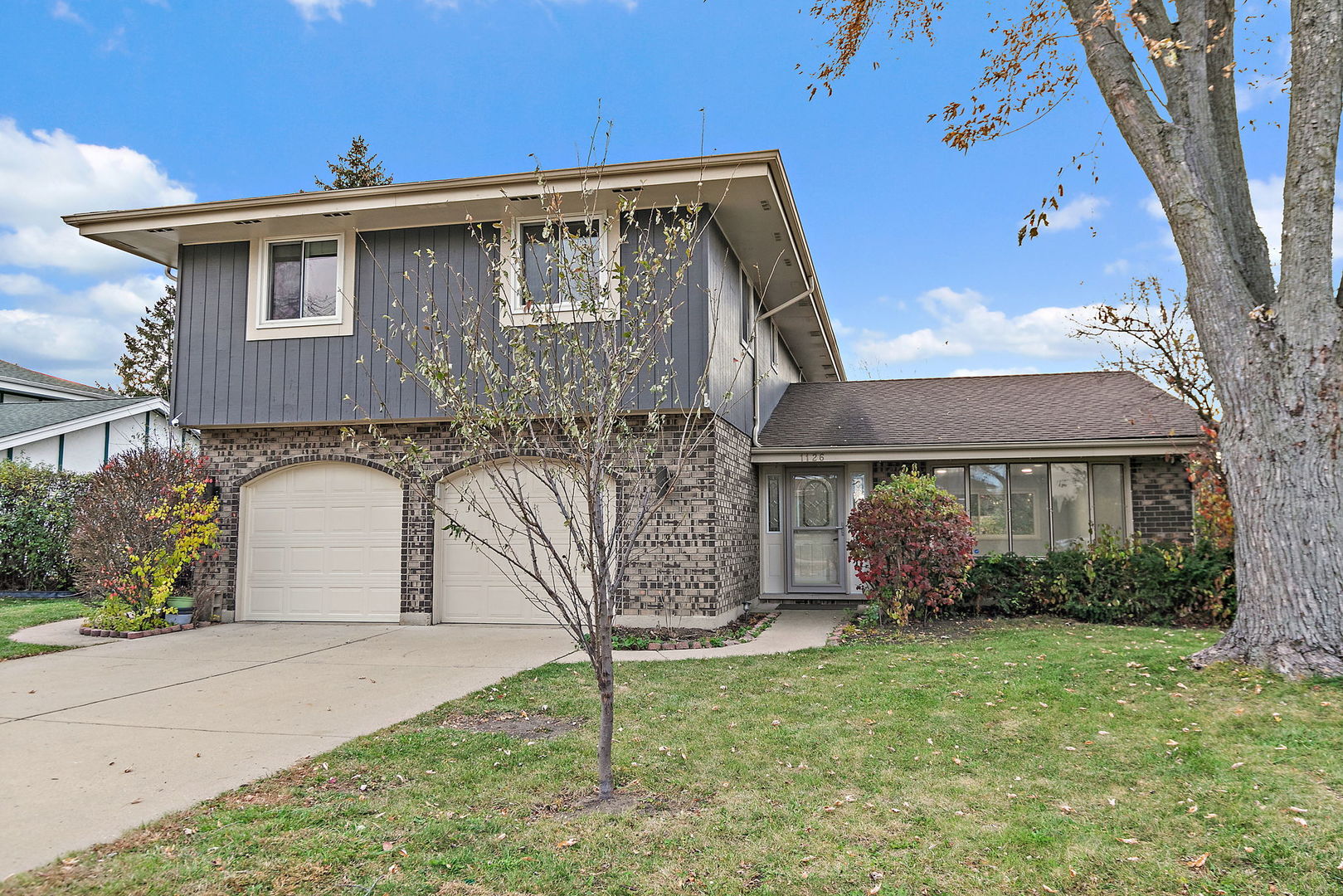 1126 Tiverton Court, Schaumburg, IL 60193