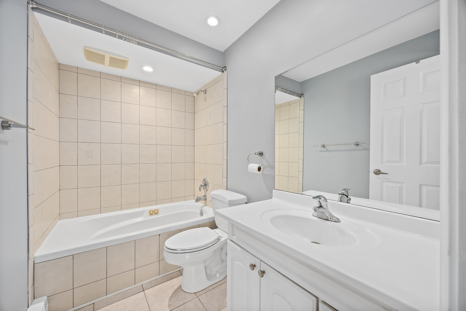 11126 S 84th Avenue #11126, Palos Hills, IL 60465