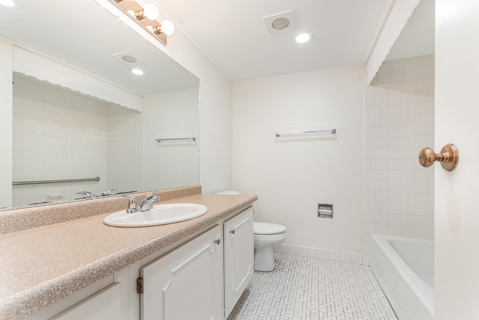 740 Saint Andrews Lane #21, Crystal Lake, IL 60014