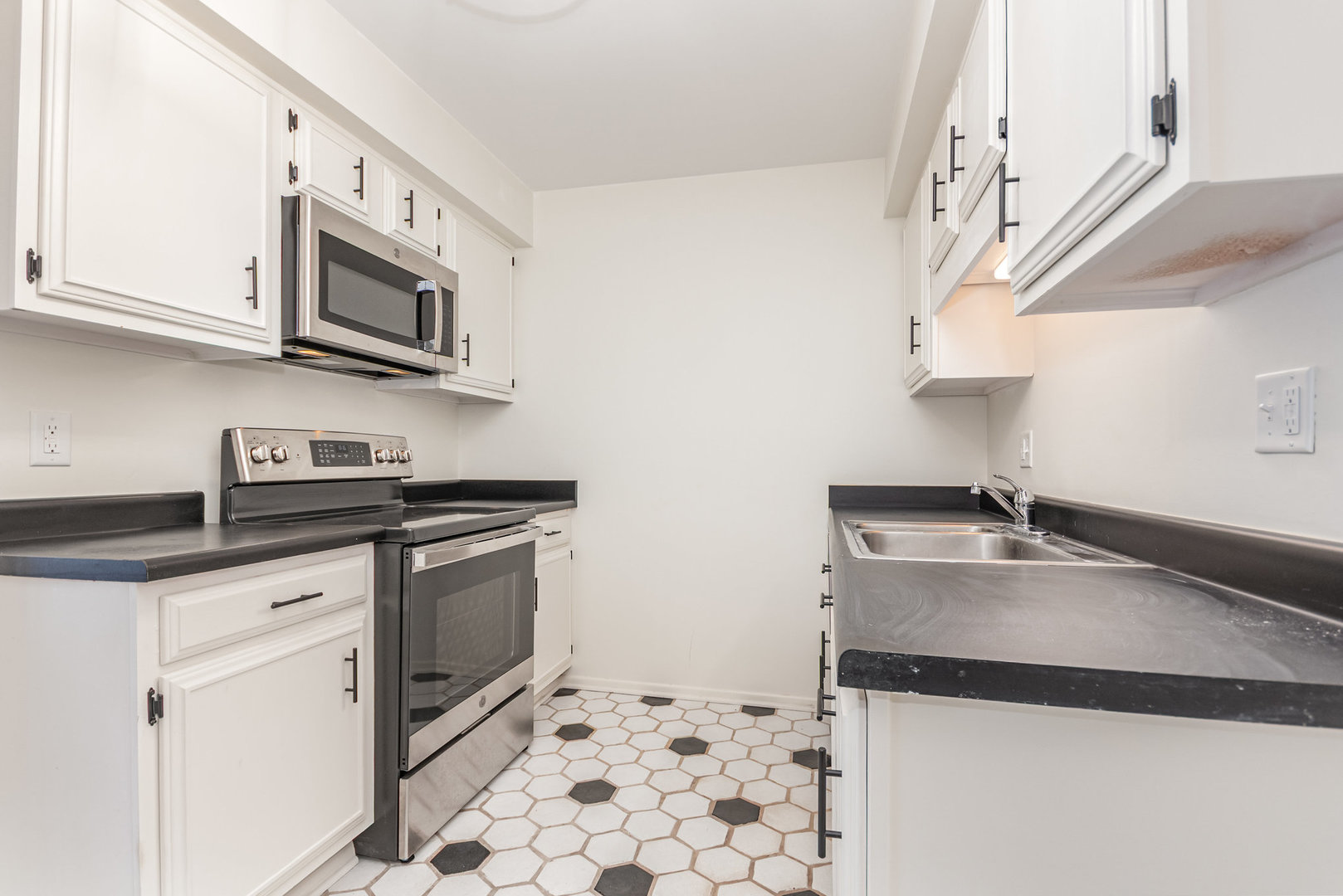 740 Saint Andrews Lane #21, Crystal Lake, IL 60014