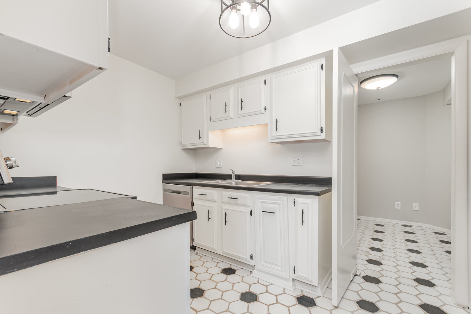 740 Saint Andrews Lane #21, Crystal Lake, IL 60014