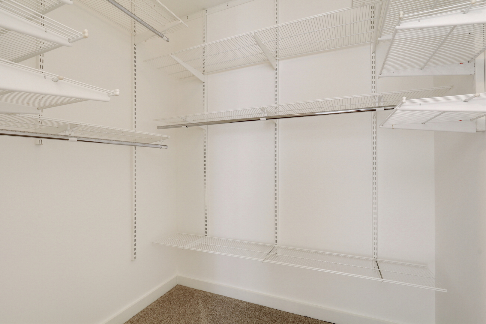 983 Ellsworth Drive, Grayslake, IL 60030