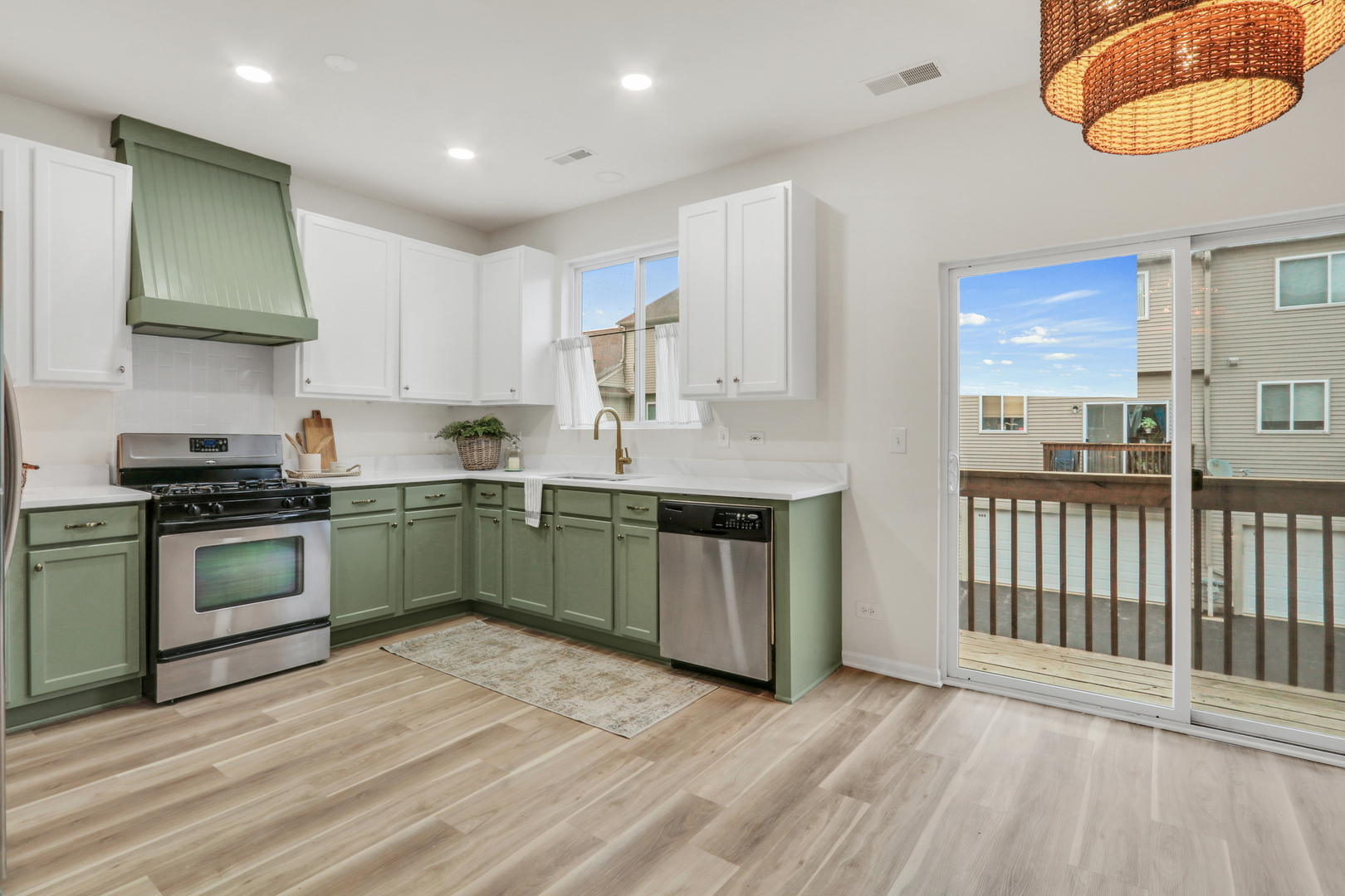 983 Ellsworth Drive, Grayslake, IL 60030