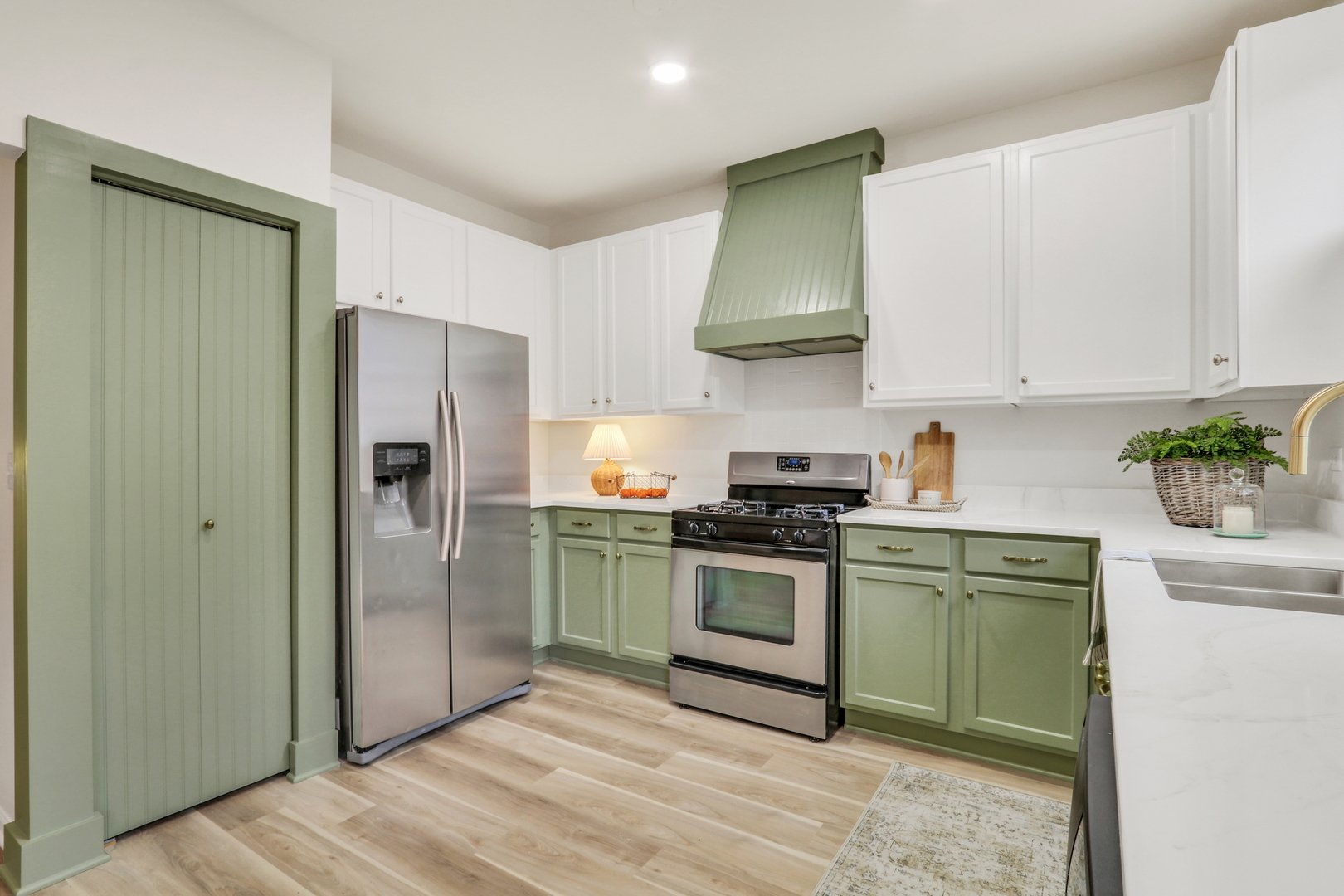 983 Ellsworth Drive, Grayslake, IL 60030