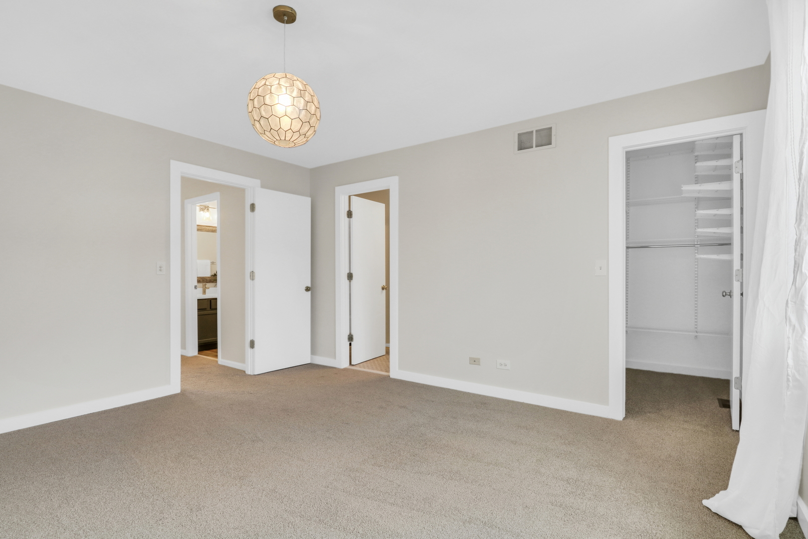 983 Ellsworth Drive, Grayslake, IL 60030