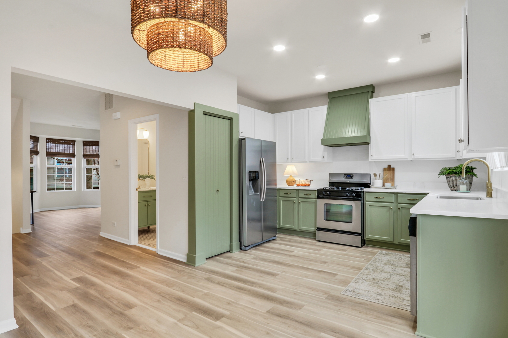 983 Ellsworth Drive, Grayslake, IL 60030