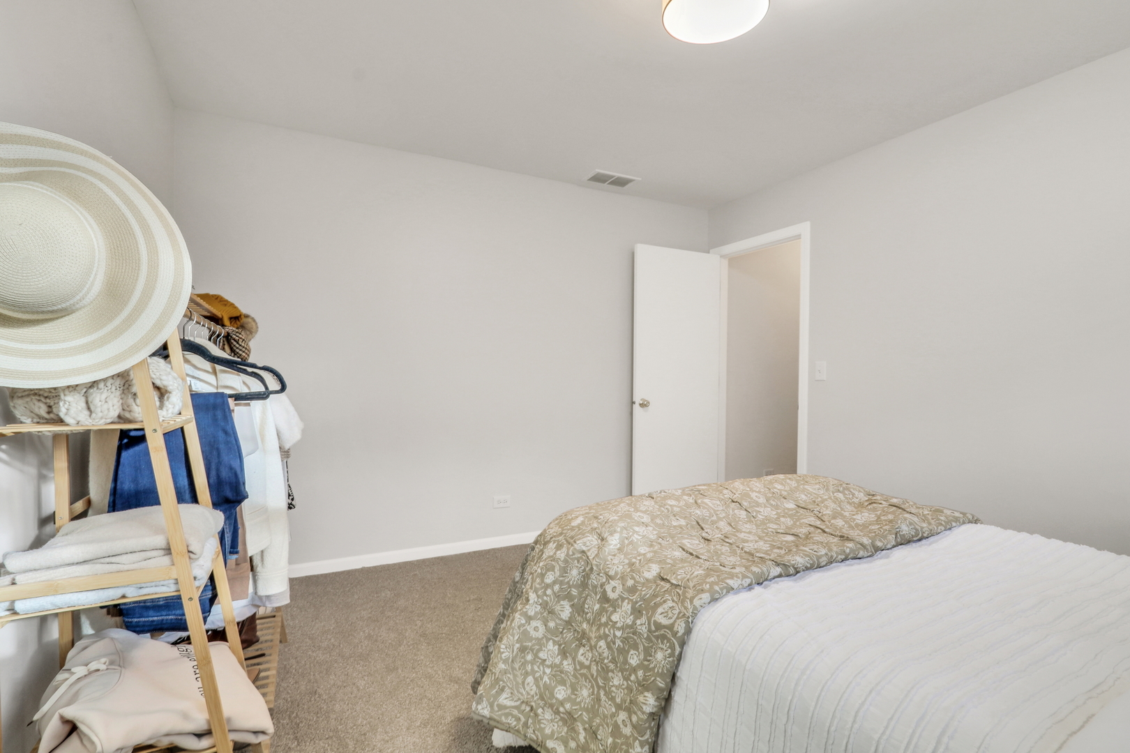 983 Ellsworth Drive, Grayslake, IL 60030