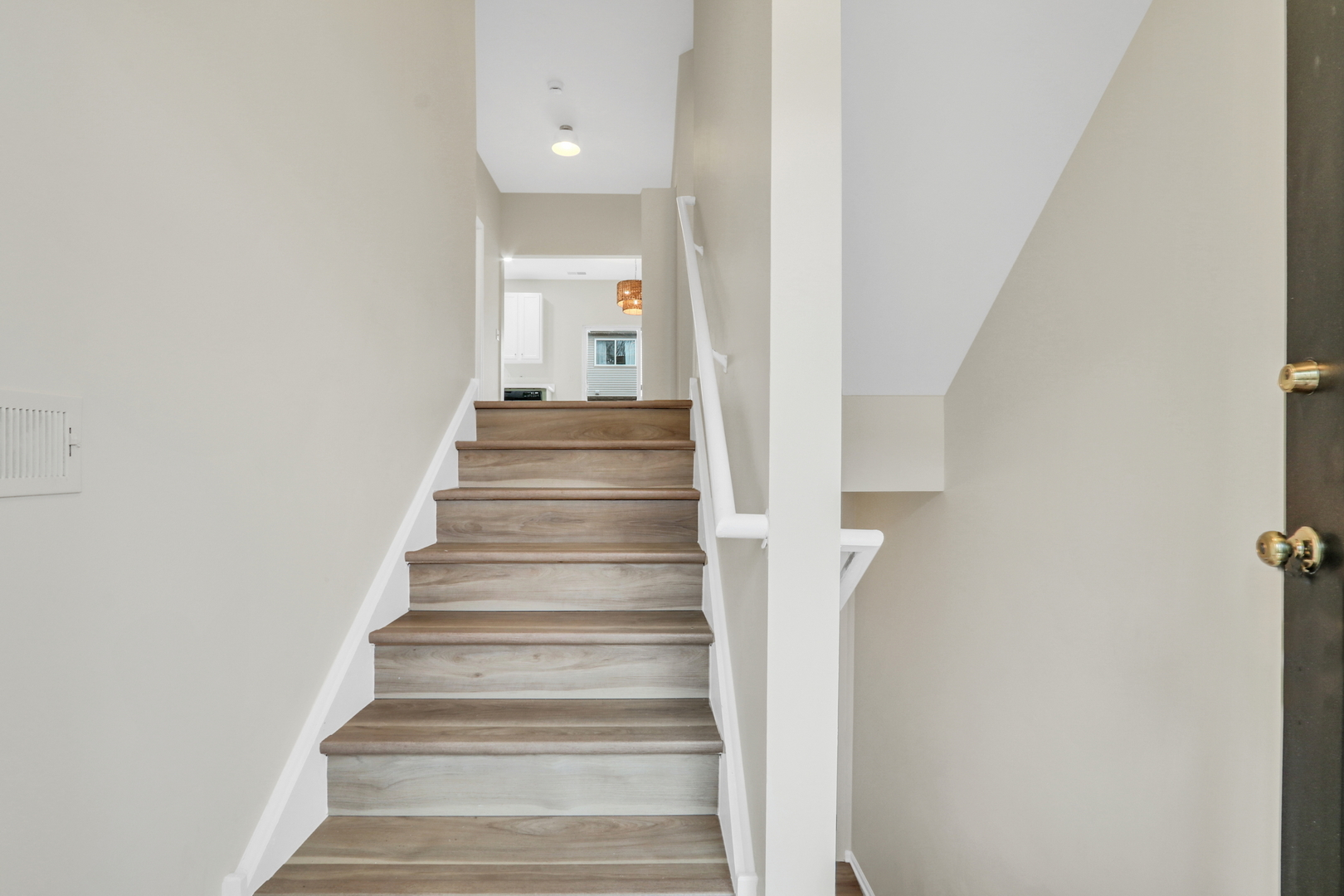 983 Ellsworth Drive, Grayslake, IL 60030